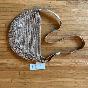 NWT Uniqlo woven purse in tan